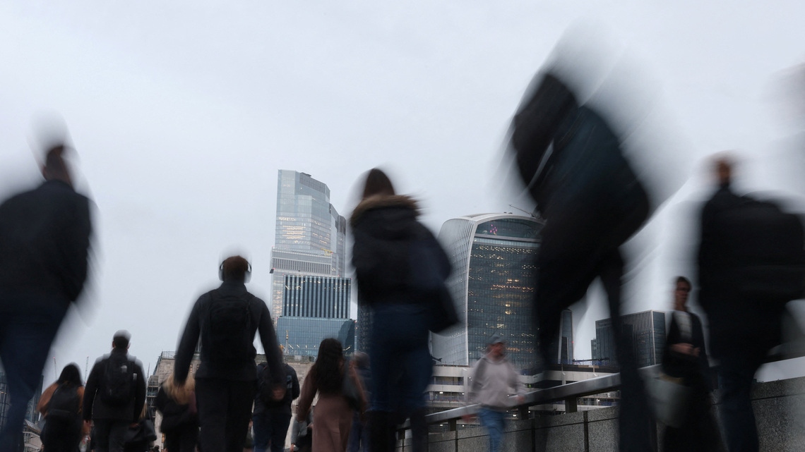 Weak UK jobs market holds steady as new PM takes office