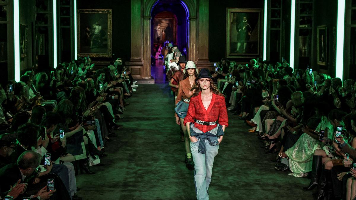 Models present creations by designer Nicolas Ghesquiere during the Louis Vuitton Cruise 2027 collection show in New York City, U.S., May 20, 2026. REUTERS/Jeenah Moon
