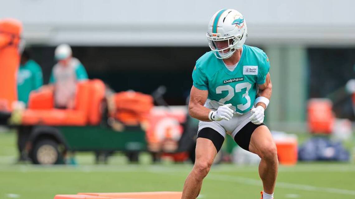 How Anderson Might Be Parlaying Familiarity Into Starting Role for Dolphins