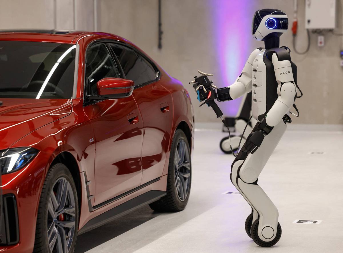  BMW doubles down on robots after a quiet US test 