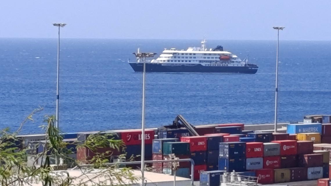All passengers on hantavirus-hit ship considered high-risk contacts, EU health agency says 