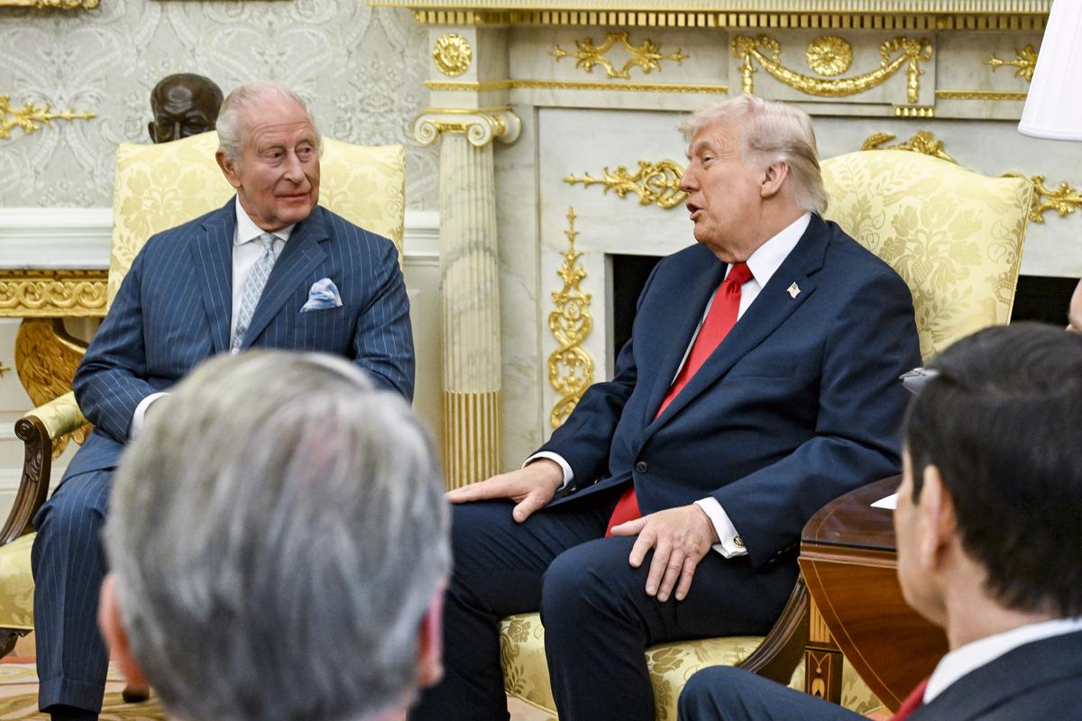 President Donald Trump, right, meets with King Charles III in the Oval Office after an arrival ceremony at the White House in Washington, on Tuesday, April 28, 2026. (Kenny Holston/The New York Times)