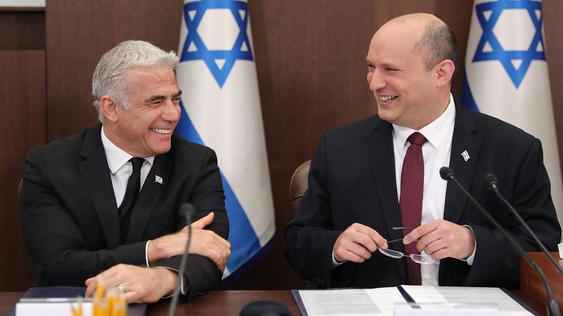 Ex-Israeli prime ministers unite parties to take on Netanyahu