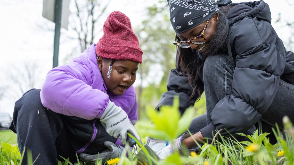 Volunteers clean Jackson Park ahead of Obama Presidential Center opening 