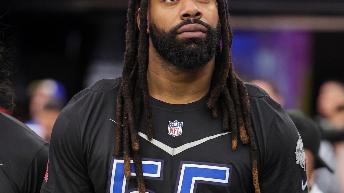 Falcons' Za'Darius Smith Briefly Retired From NFL to Care for Sick Mother 