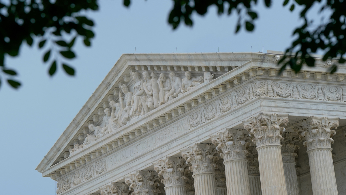 A general view of the U.S. Supreme Court, where justices are expected to issue opinions on pending cases, in Washington, D.C., U.S., June 18, 2026. REUTERS/Elizabeth Frantz