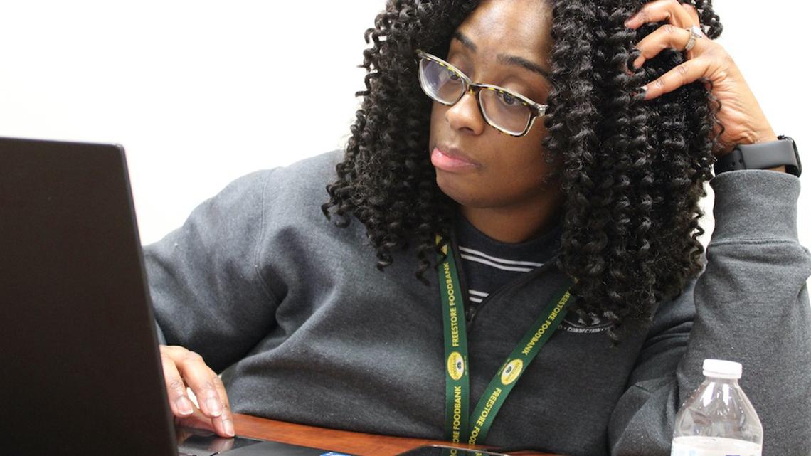 Navigator cuts leave Americans with less help to find Obamacare plans 