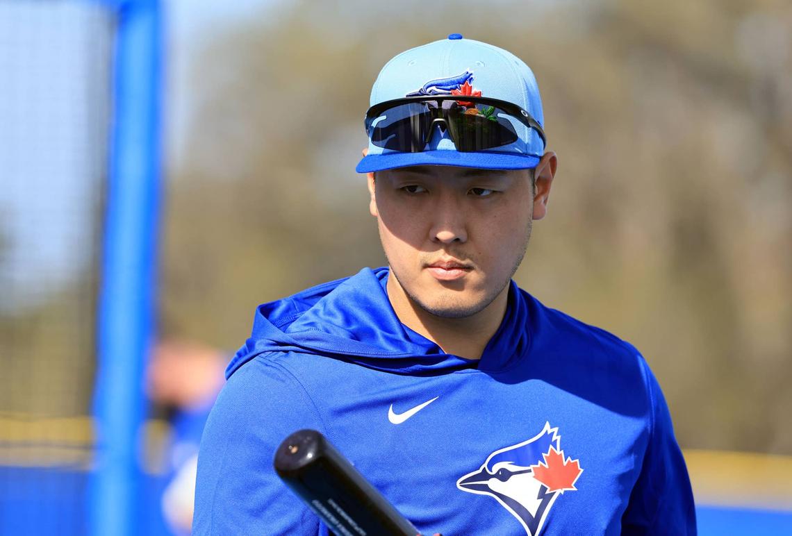  Toronto Blue Jays infielder Kazuma Okamoto (7) during spring training. © Kim Klement Neitzel-Imagn Images