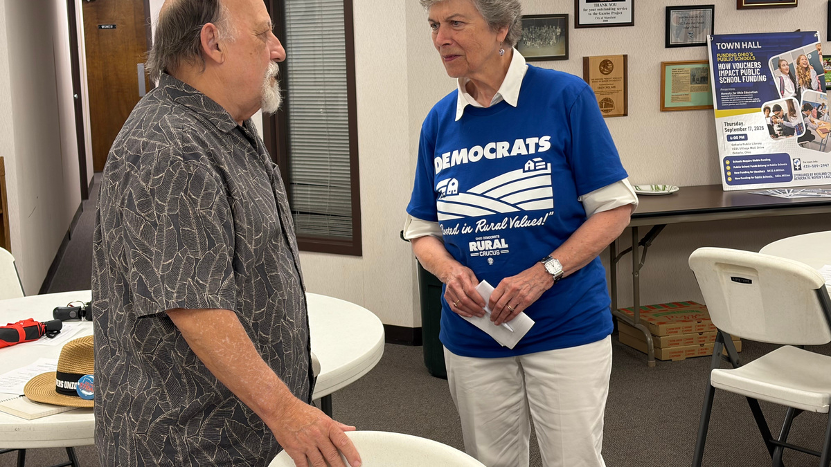 Strickland stumps for Democratic candidates at Mansfield stop