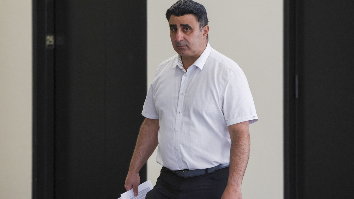 Illinois regulators have been investigating plastic surgeon Ayoub Sayeg, shown before a court hearing at the Daley Center in August 2025, for more than five years after receiving a complaint about the death of patient Idalia Corcoles. (Eileen T. Meslar/Chicago Tribune)