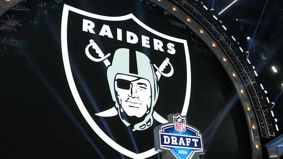  Raiders Logo | Dexter Ernest Wayne Carpenter, On SI 