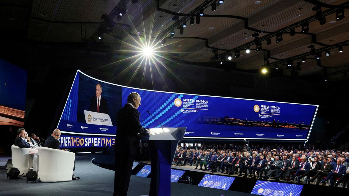 Putin's 'Davos' haunted by war and stagnation despite the swank of influencers 