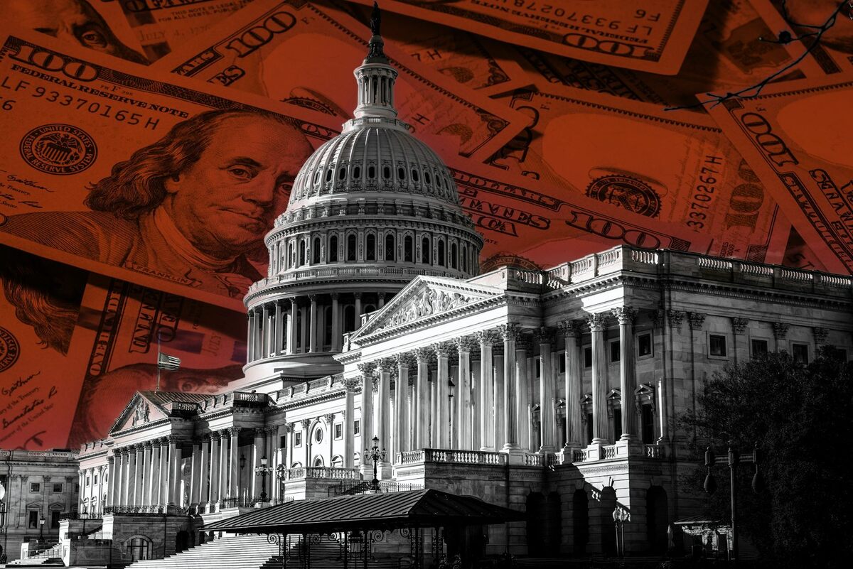  House members targeted by more super PAC activity were more likely to receive contributions from fellow party members. Greggory DiSalvo/Getty Images 