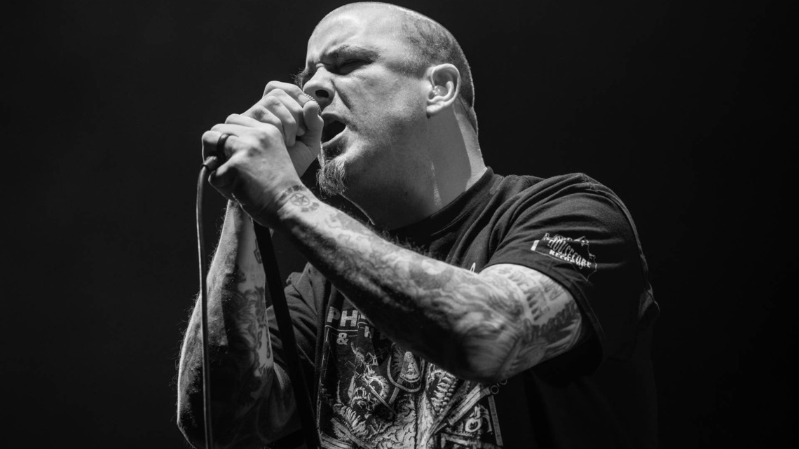 '90s Metal Band, With Iconic Lead Singer, Ranked Among ‘Greatest Supergroups' of All Time 