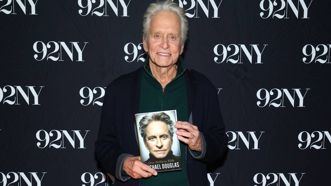 "Someone Is Going to Try to Stab You Tonight": The FBI Warning Michael Douglas Got Minutes Before the Oscars 