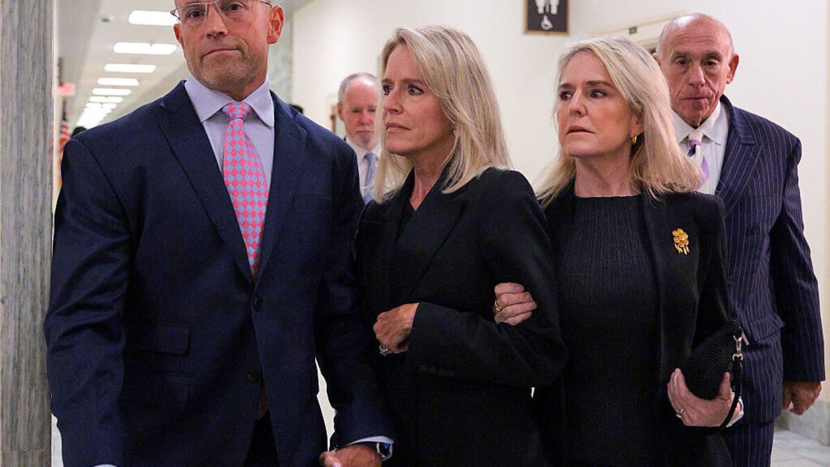 Lesley Groff. Lesley Groff, center, a former assistant to Jeffrey Epstein, arrives to testify at a closed-door interview with the House Oversight Committee on Capitol Hill on June 9, 2026, in Washington, DC. The committee is continuing to hold closed-door interviews as part of their investigation into convicted sex offender Jeffrey Epstein.
