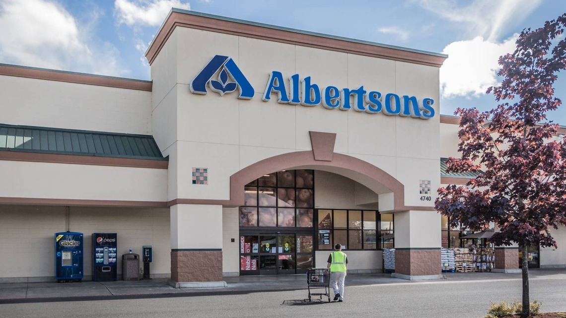 Albertsons stock crashes 22% after profit forecast cut 