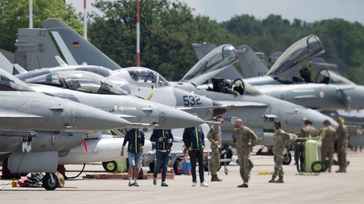 Fighter jets of various types are stationed at the U.S. airbase in Ramstein, Germany, as part of a large-scale exercise. The exercise is intended to strengthen the ability to cooperate within the air forces. (Boris Roessler/dpa/TNS)