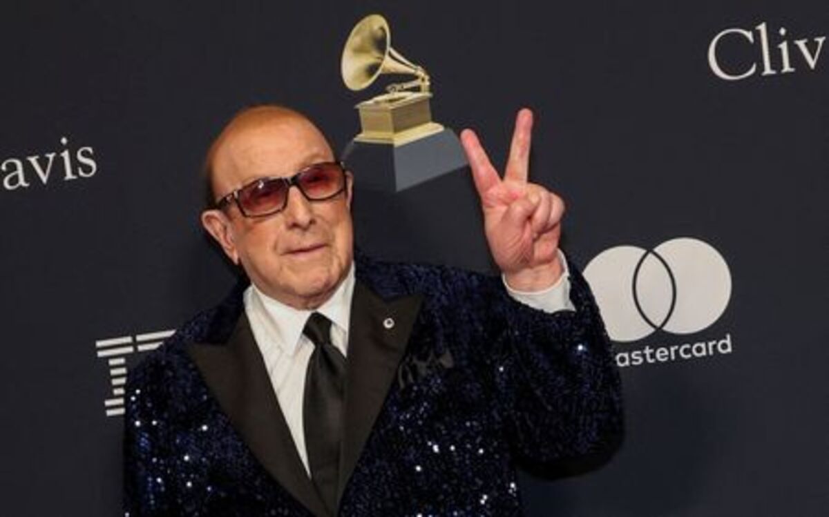 FILE PHOTO: Clive Davis attends the Pre-GRAMMY gala, hosted by the Recording Academy and Clive Davis, in Beverly Hills, California, February 3, 2024. REUTERS/Mario Anzuoni/File Photo