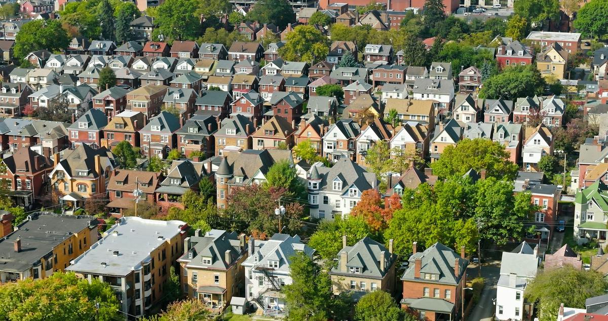  Roughly 1 in 4 Pittsburghers earn less than 30% of the area median household income. halbergman/E+ Collection via Getty Images 