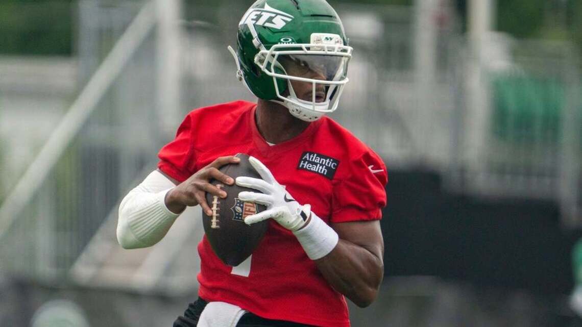 Jets QB Geno Smith day-to-day after missing start