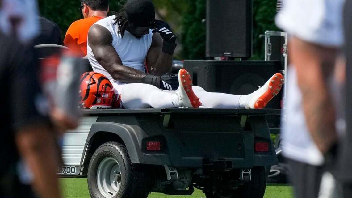 Bengals DE Shemar Stewart (knee) avoids major injury after scare
