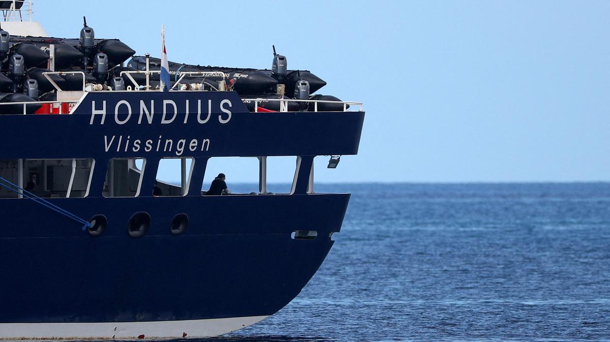 FILE PHOTO: The cruise ship MV Hondius, affected by a hantavirus outbreak, at the port of Granadilla de Abona, Tenerife, Spain, May 11, 2026. REUTERS/Pedro Nunes/File Photo