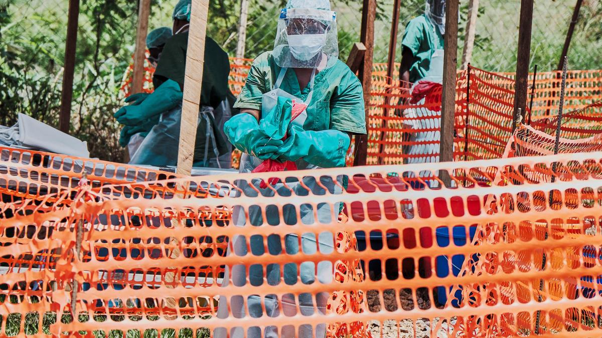 Medical team from the Alliance for International Medical Action (ALIMA), an international NGO, set up a treatment centre for the Ebola response, as agencies intensify efforts to contain a new Ebola outbreak caused by the Bundibugyo virus strain, in Rwampara outside Bunia, Ituri province, Democratic Republic of Congo, May 29, 2026. REUTERS/Gradel Muyisa Mumbere