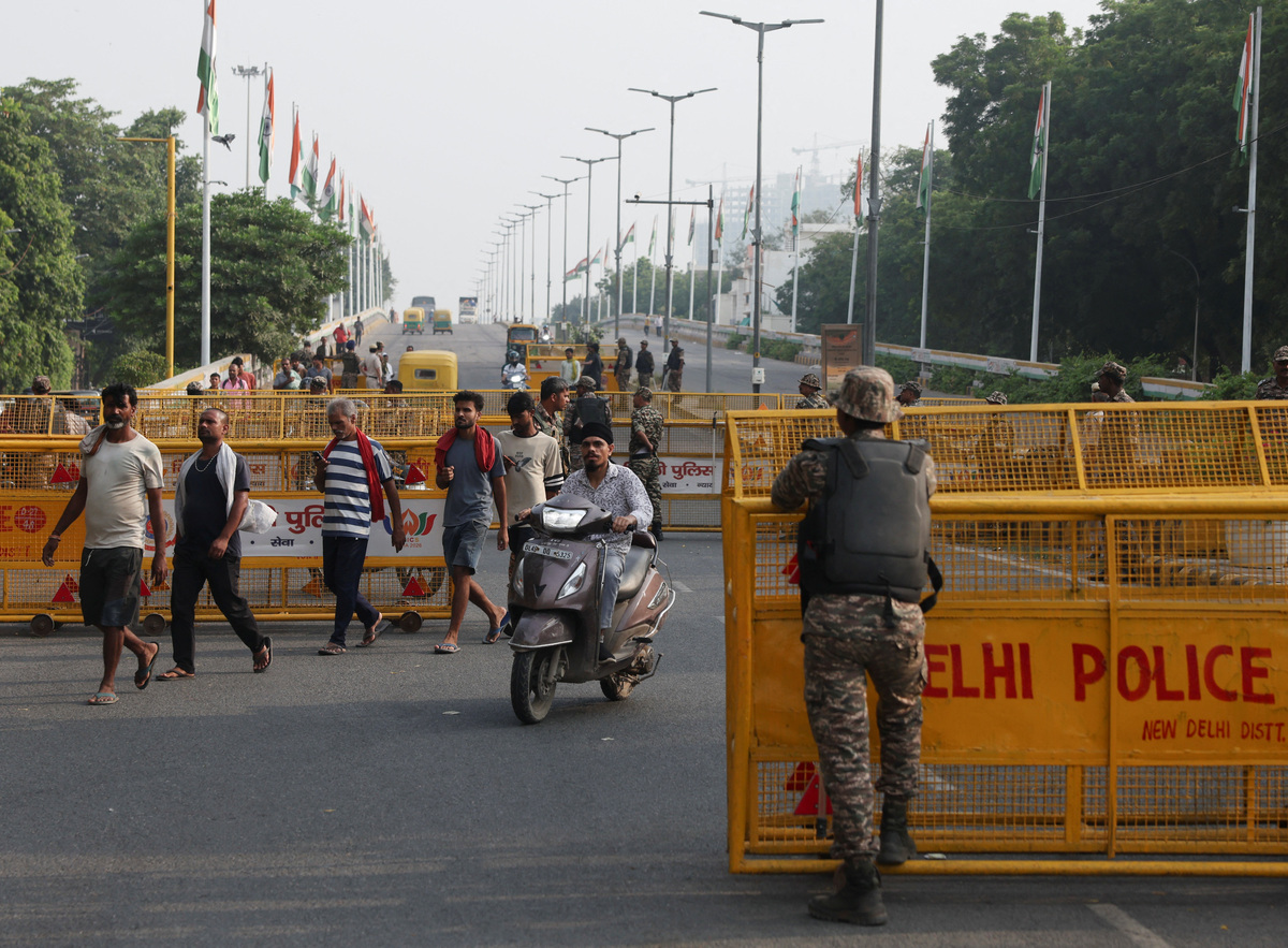 Protesters seeking India election chief's ouster detained, as ...
