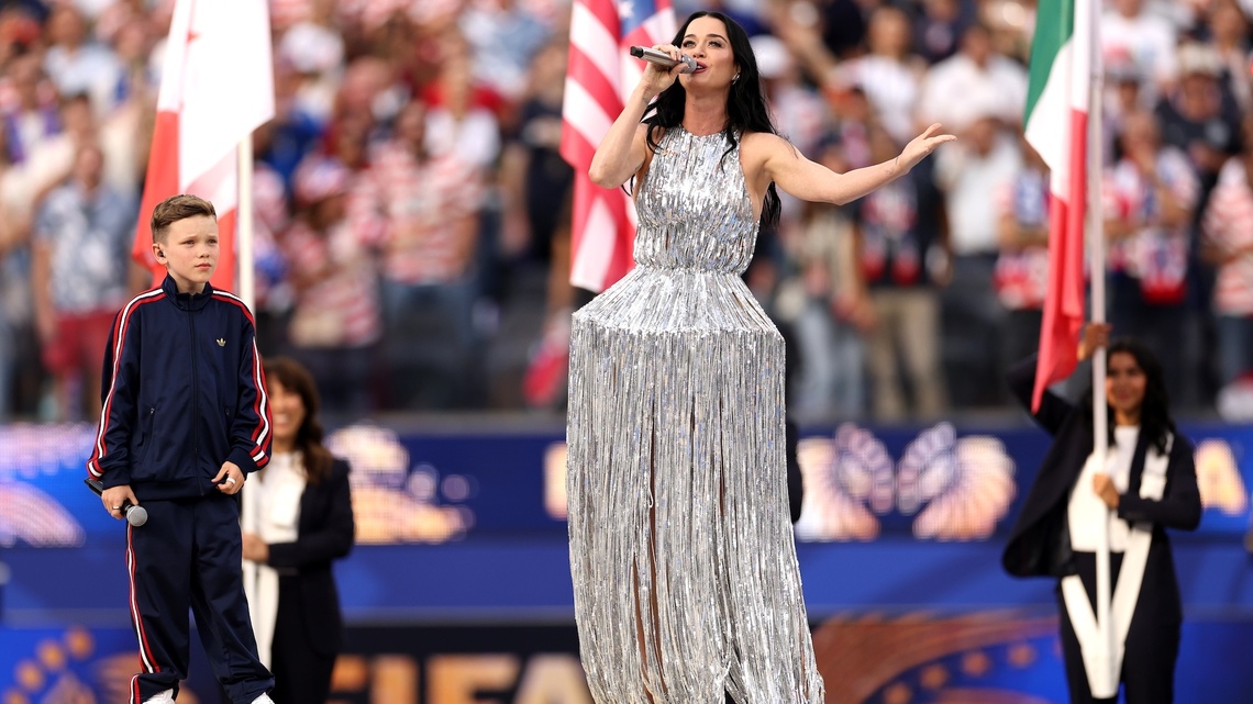 Katy Perry 'Rejects' Calls From Her Exes During Onstage Performance 