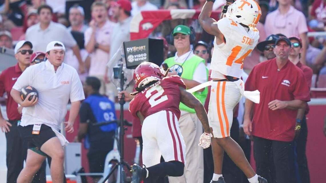 No. 15 Tennessee scores late to hold off Arkansas' upset bid 