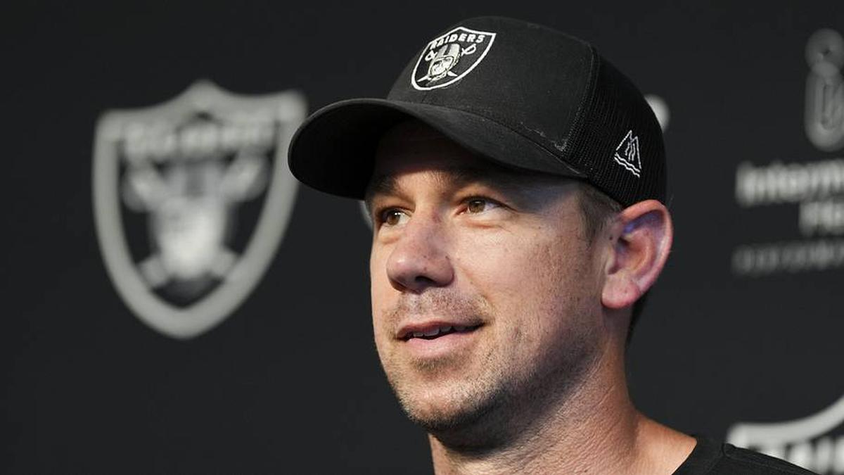  May 20, 2026; Henderson, NV, USA; Las Vegas Raiders head coach Klint Kubiak speaks during a news conference during organized team activities at Intermountain Health Performance Center. Mandatory Credit: Candice Ward-Imagn Images | Candice Ward-Imagn Images 
