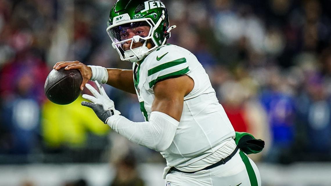 Report: Jets trading QB Justin Fields to Chiefs 
