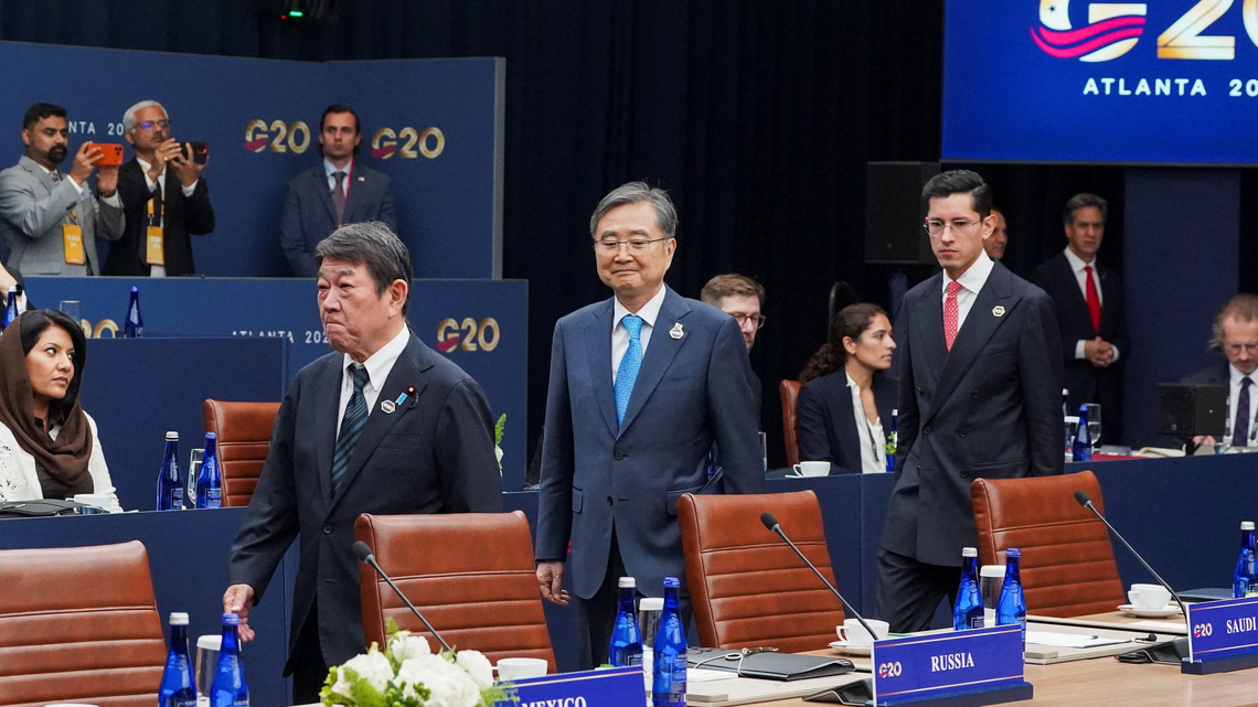 Japan demands release of national in meeting with Russia's Lavrov 