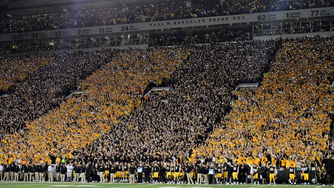 What Is the Hawkeye Wave? What to Know About the Most Heartwarming Tradition in College Football 
