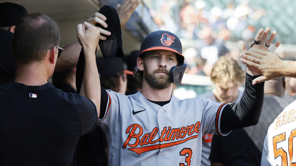 Orioles stun Tigers, 10-9, in extras for largest comeback win since 2009 