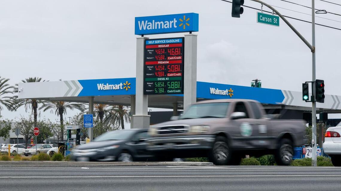 Americans drive into July 4 holiday with gas prices still stinging 
