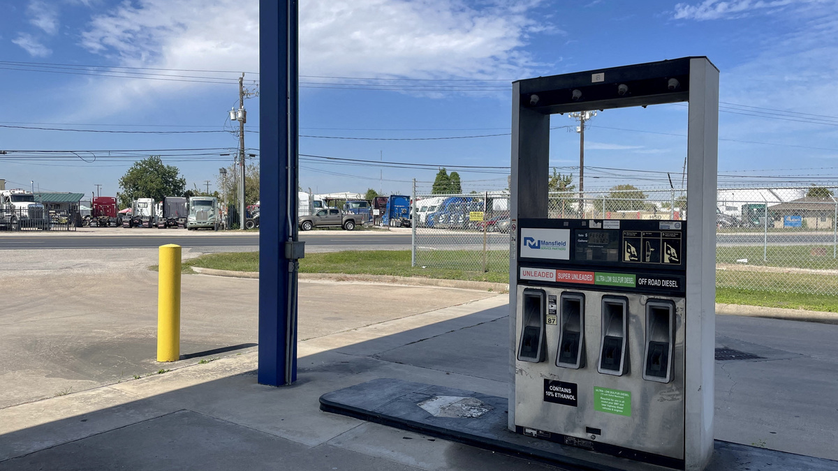 Trump's tax-exempt diesel draws skepticism from farmers, eludes others ...