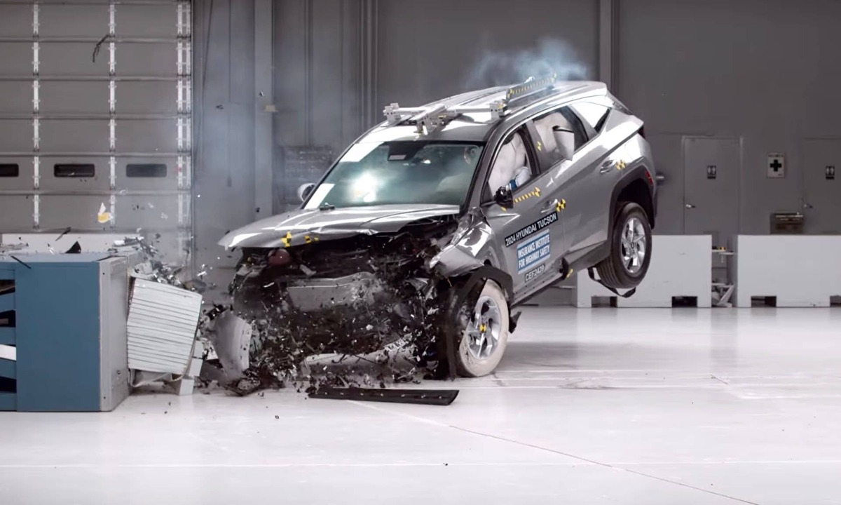  Hyundai Tucson crash test IIHS/YouTube