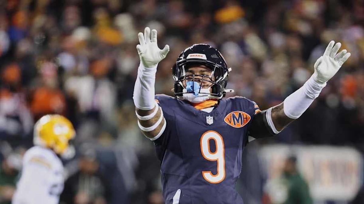  Dec 20, 2025; Chicago, Illinois, USA; Chicago Bears safety Jaquan Brisker (9) reacts against the Green Bay Packers during the first quarter at Soldier Field. Mandatory Credit: Mike Dinovo-Imagn Images | Mike Dinovo-Imagn Images 