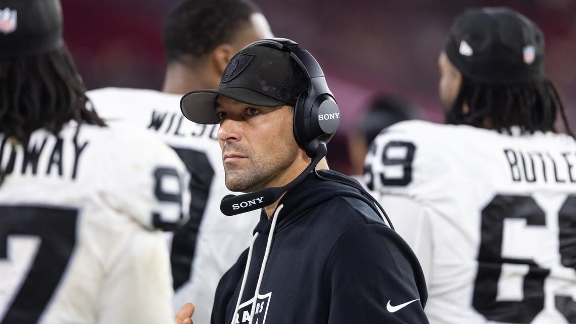 Reports: Raiders elevating Rob Leonard to defensive coordinator 