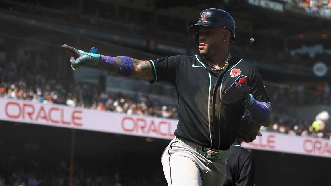 MLB Names Willson Contreras, Ketel Marte as Players of the Week 