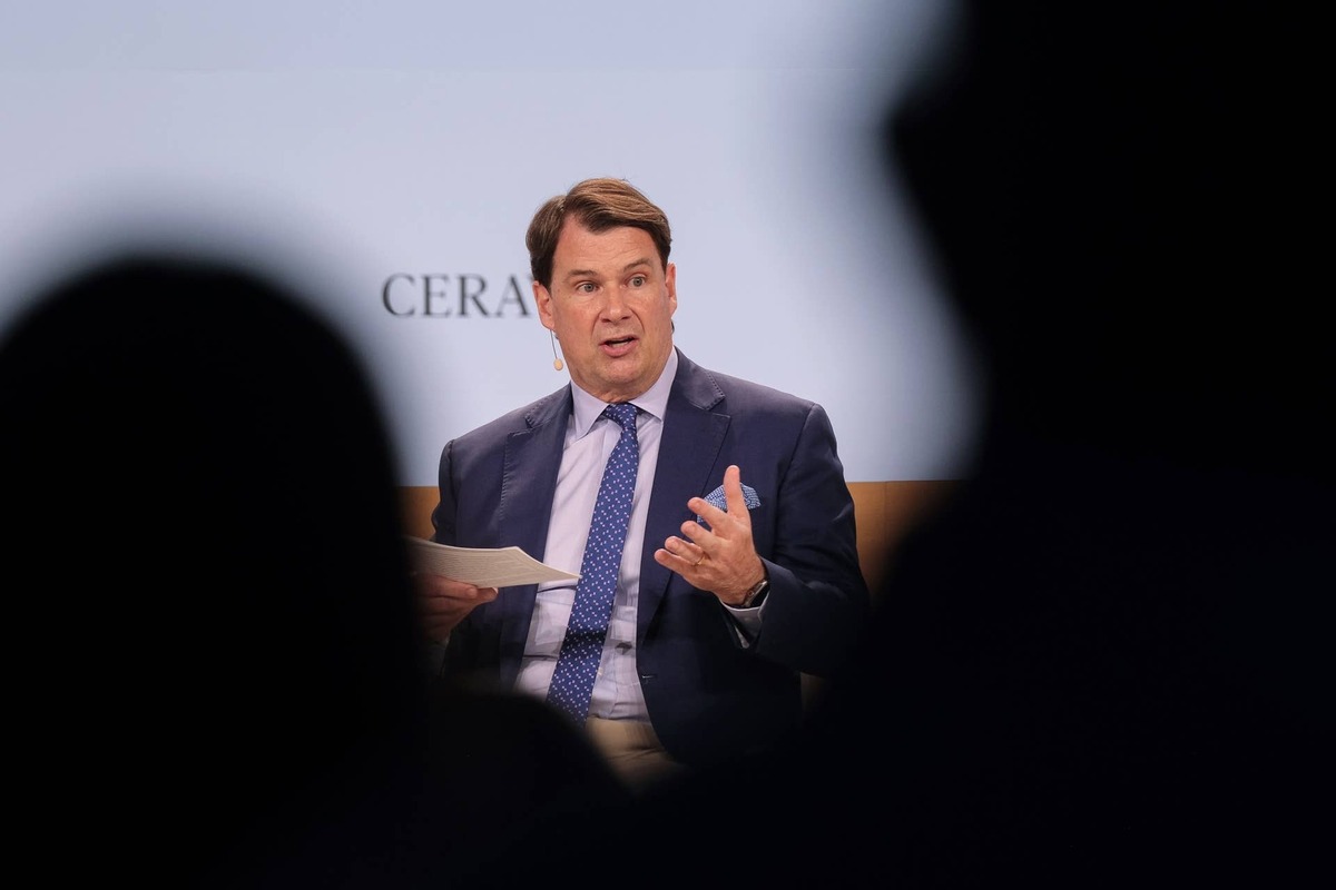 Ford may have found a way around its auto-stock problem. 