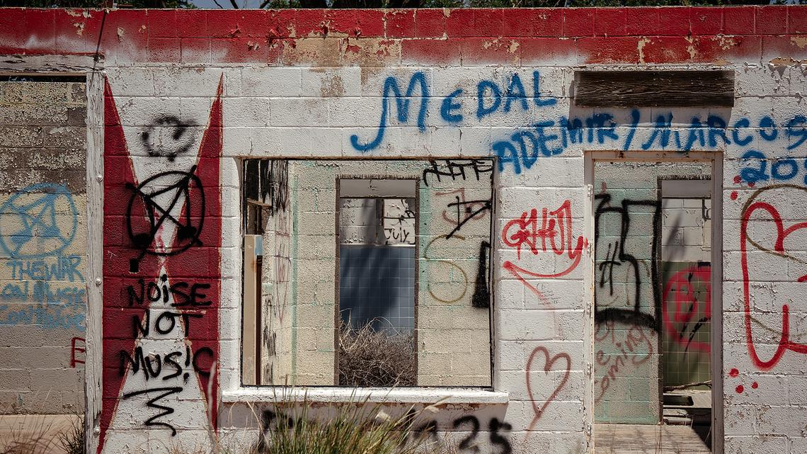A ghost town in Glenrio, New Mexico, finds its saviors - and they sell weed 