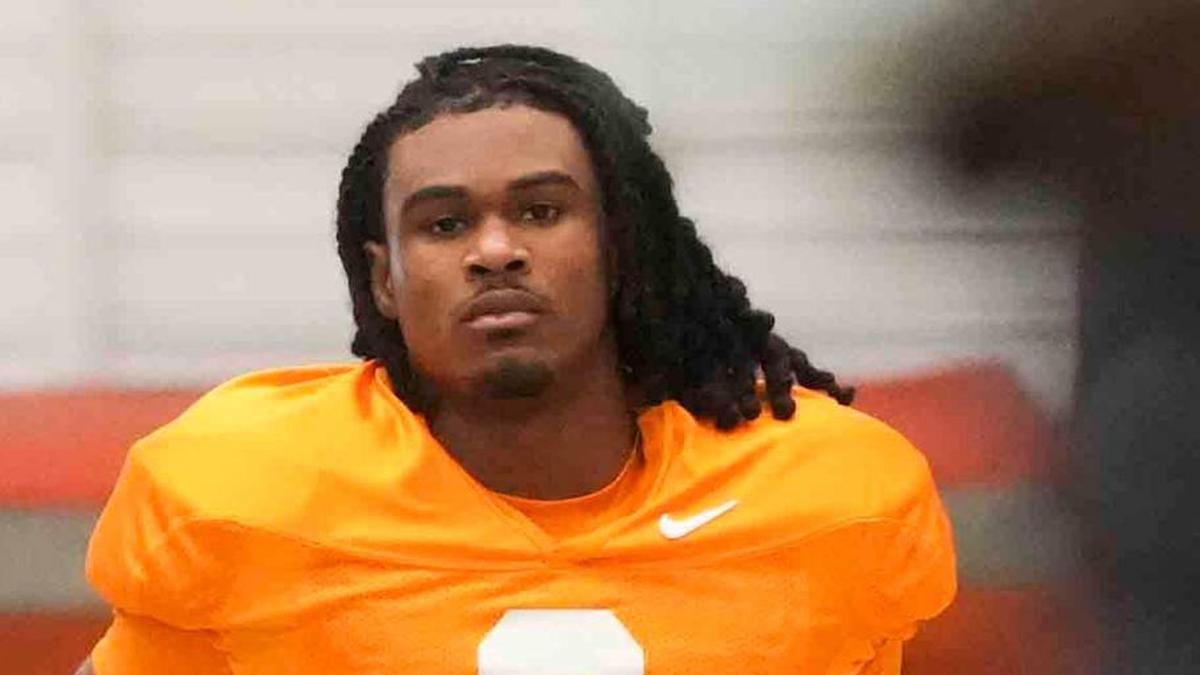  Tennessee defensive back Jermod McCoy (3) warms up during a Tennessee football practice, Tuesday, Dec. 17, 2024. | Caitie McMekin/News Sentinel / USA TODAY NETWORK via Imagn Images 