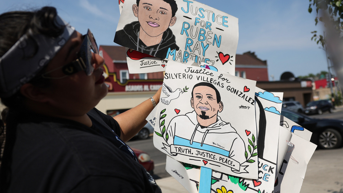 Chicago aldermen sign ‘ICE Out' pledge demanding officials reject money tied to immigration enforcement 