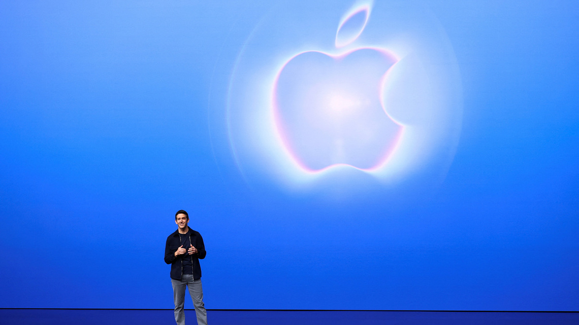 Apple bets on new screen gadget, Siri AI in home device push 