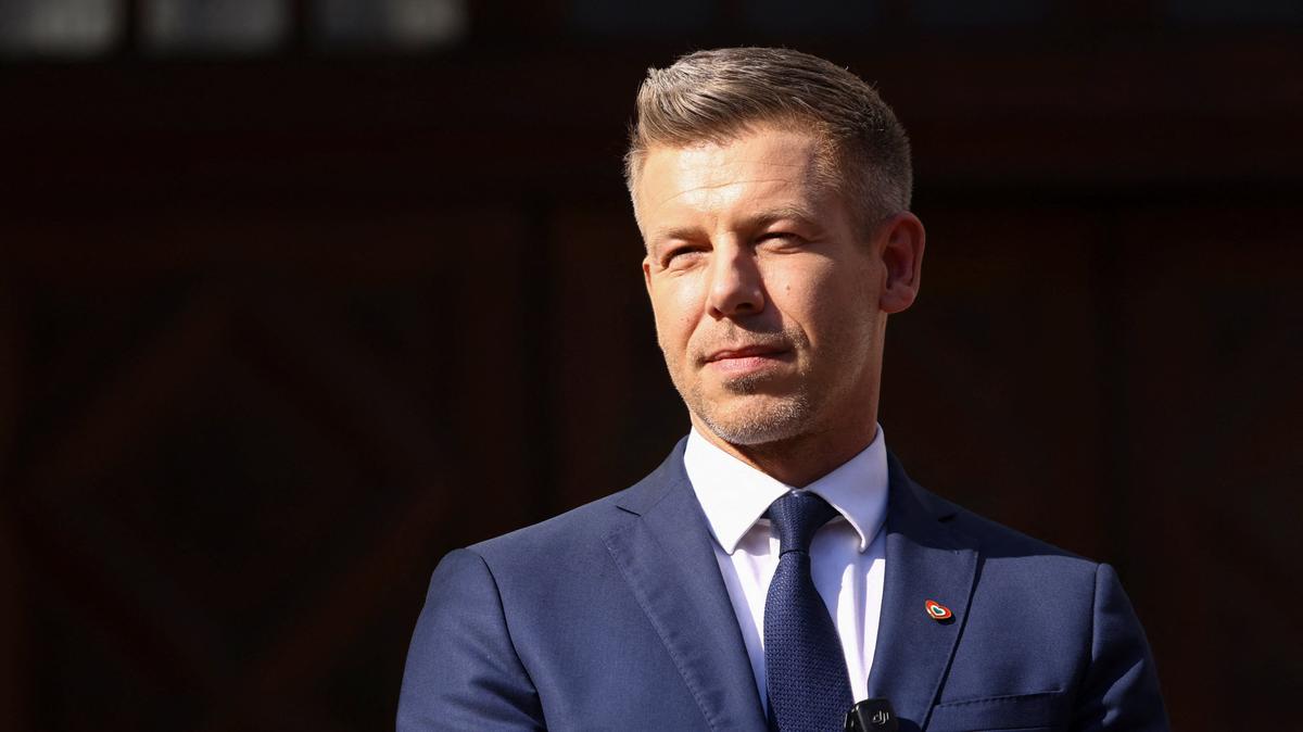 Hungarian Prime Minister Peter Magyar looks on at a meeting with Polish Prime Minister Donald Tusk during his first official visit to the country, in Gdansk, Poland, May 20, 2026. REUTERS/Lukasz Glowala