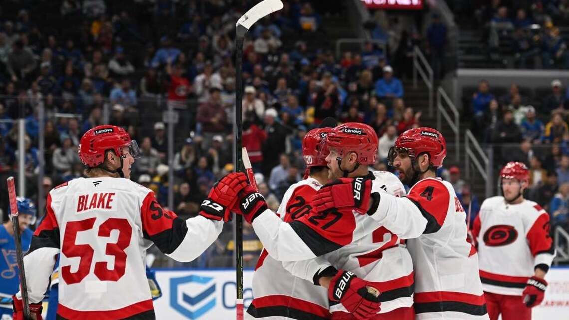 Hurricanes, Bruins set for battle of East division leaders 