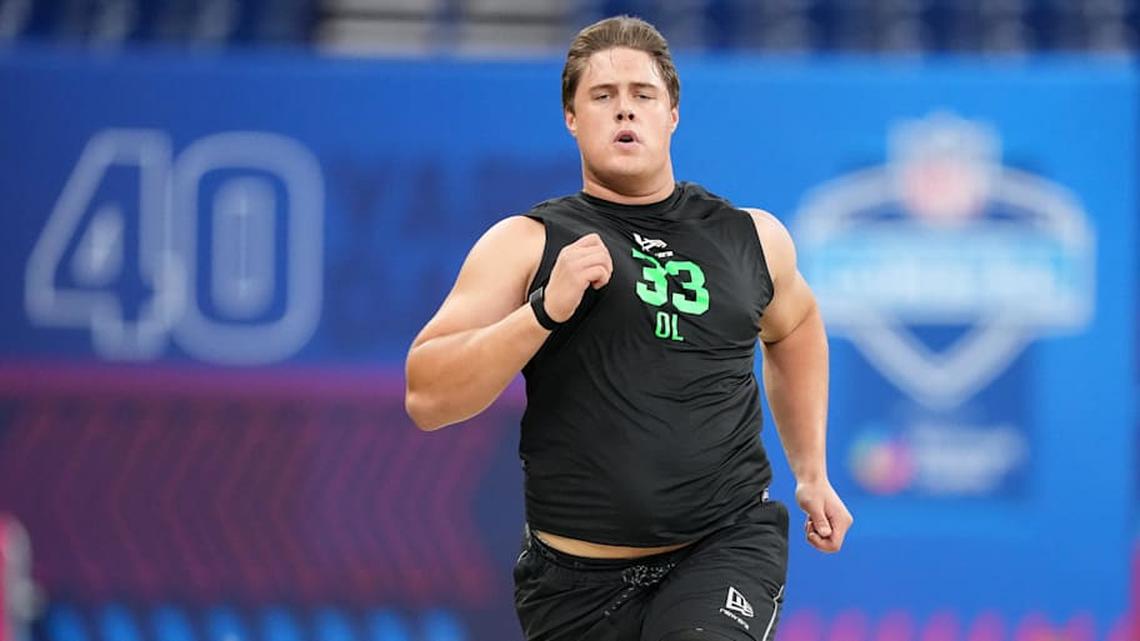  Mar 1, 2026; Indianapolis, IN, USA; Utah offensive lineman Caleb Lomu (OL33) during the NFL Scouting Combine at Lucas Oil Stadium. Mandatory Credit: Kirby Lee-Imagn Images | Kirby Lee-Imagn Images 